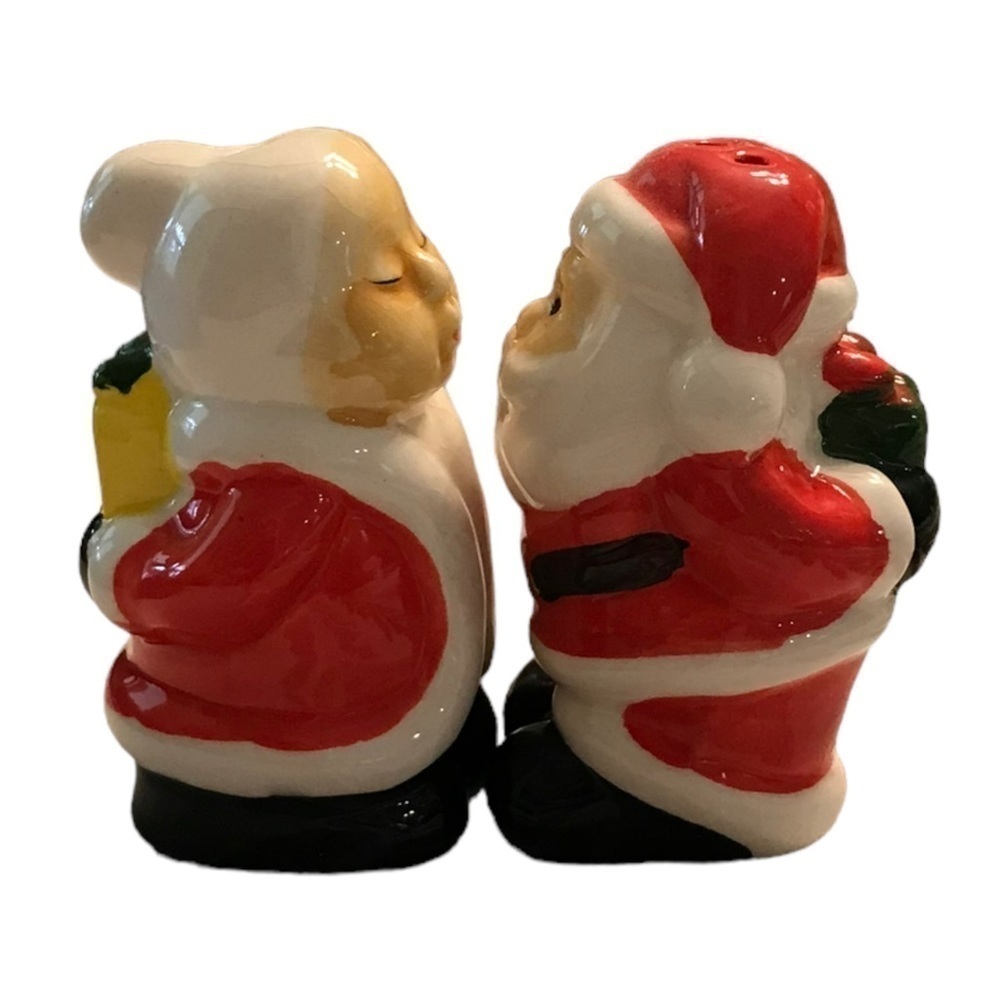 Santa & Mrs. Claus Salt and Pepper Shakers